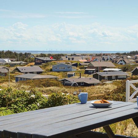 Nice Home In Ringkobing With Kitchen Søndervig Екстериор снимка